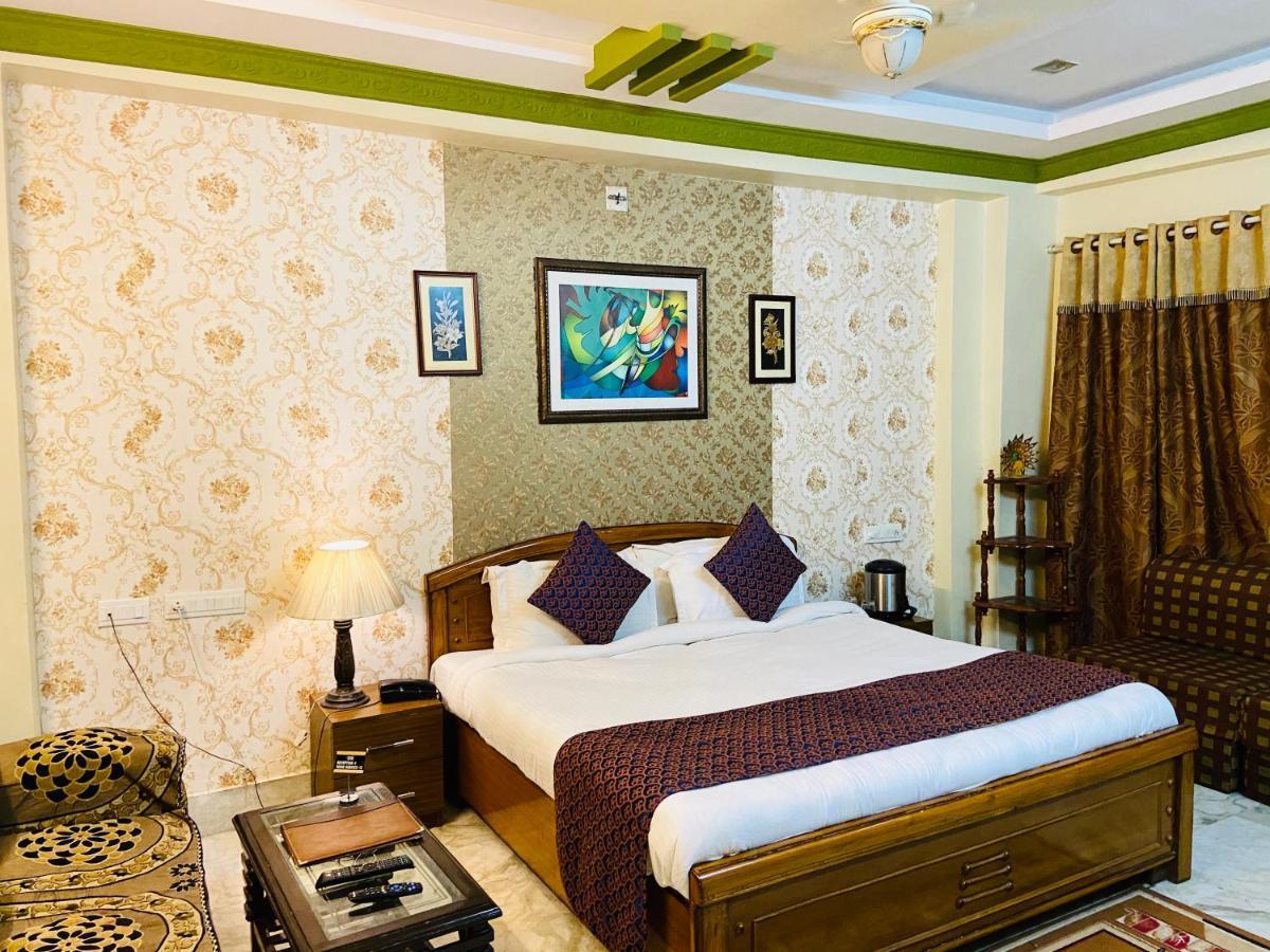 Hotel Meenakshi Udaipur - Family Preffered Hotel Exterior photo