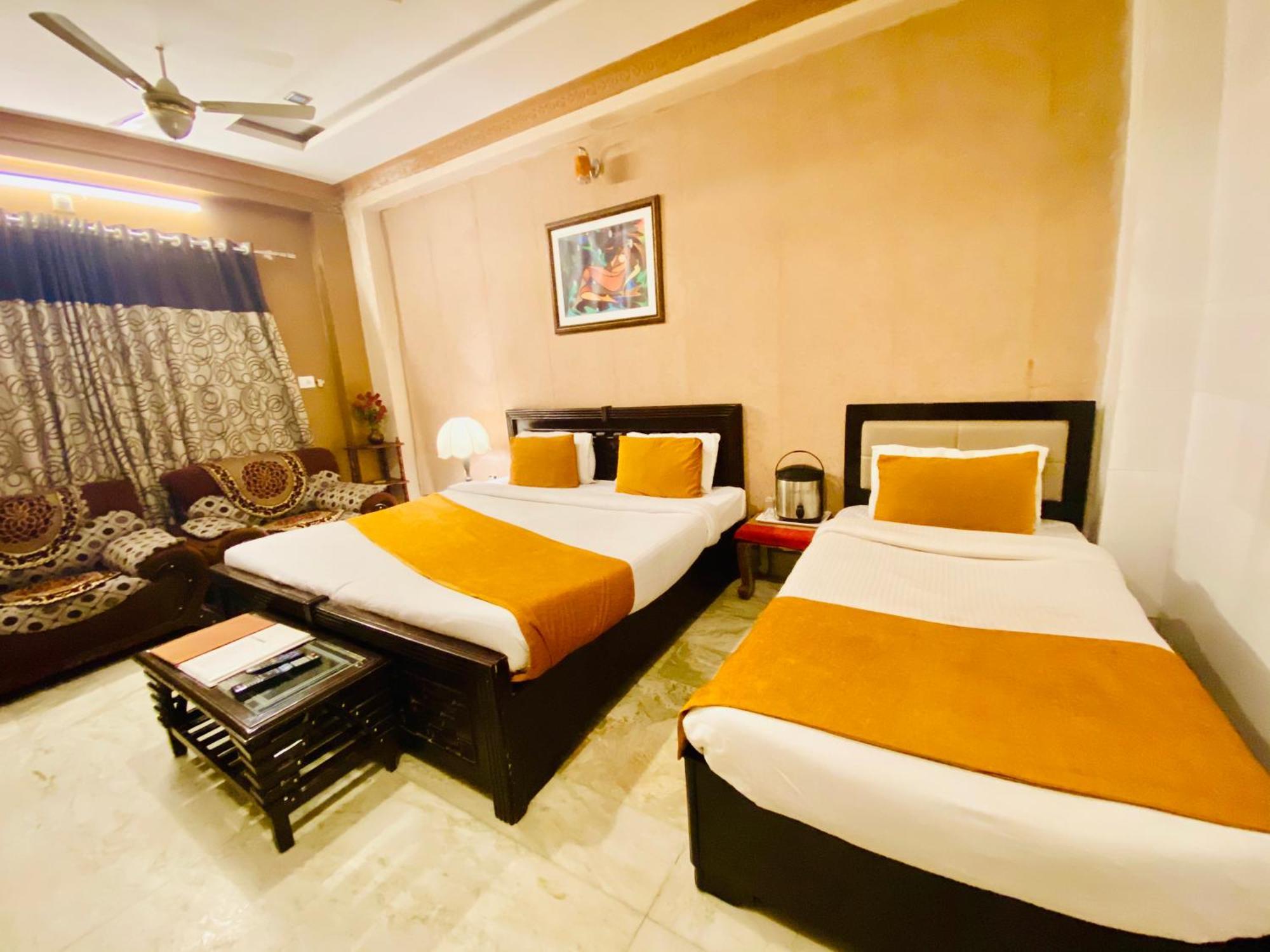 Hotel Meenakshi Udaipur - Family Preffered Hotel Exterior photo